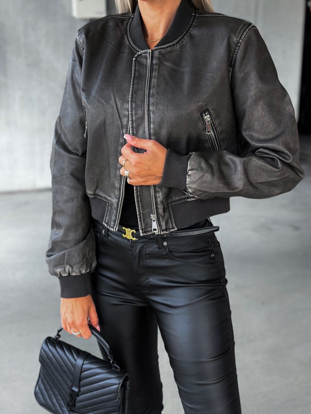 Τζάκετ Με Λάστιχο στο Τελείωμα Τζάκετ Με Λάστιχο στο Τελείωμα