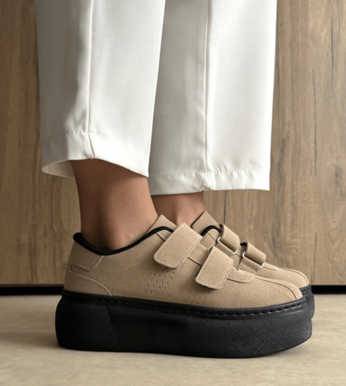 Mocca Velcro Sneakers