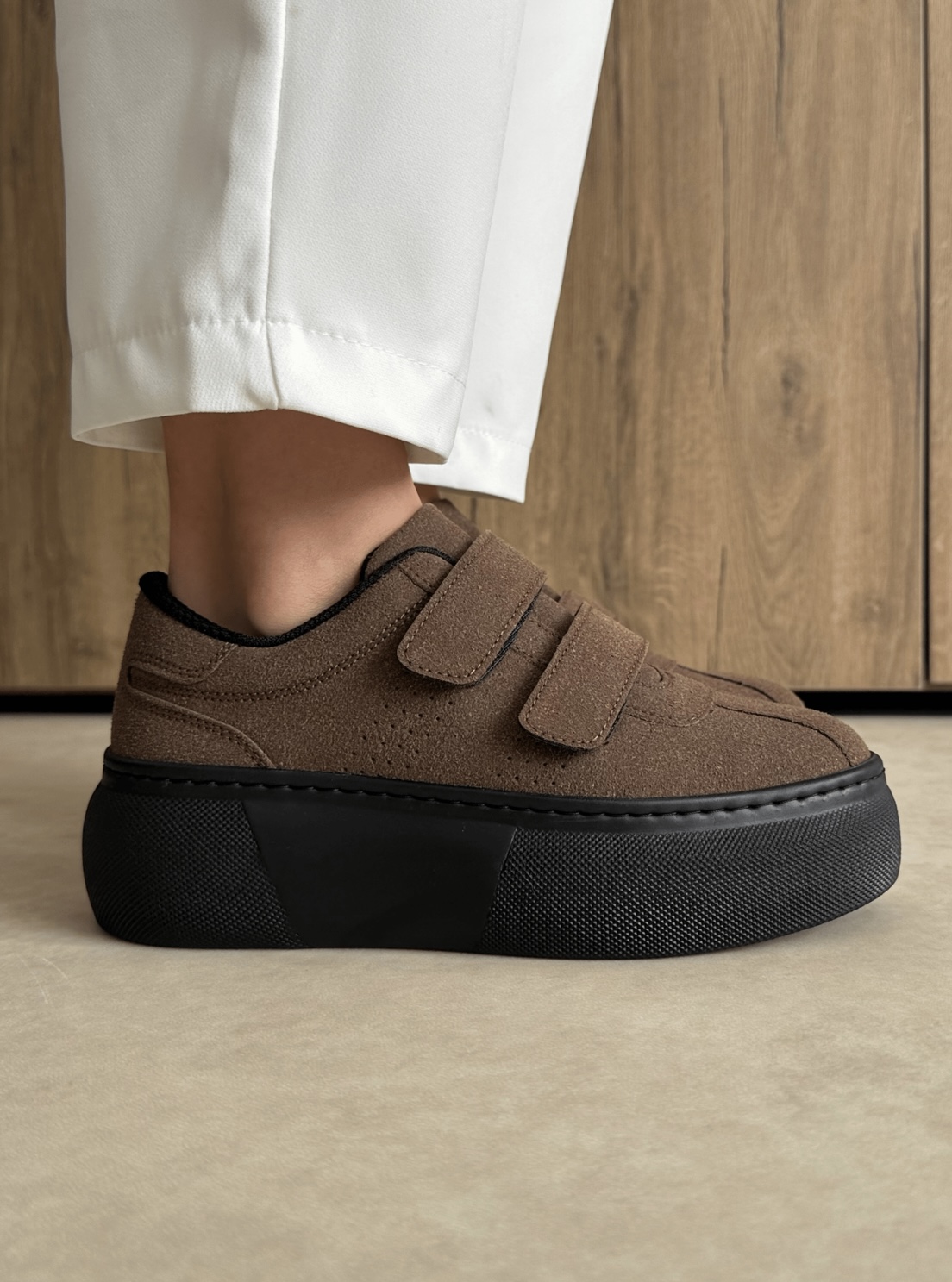 Mocca Velcro Sneakers