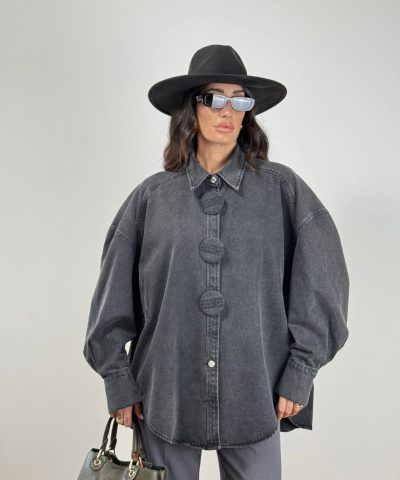 Bold Jacket With Buttons