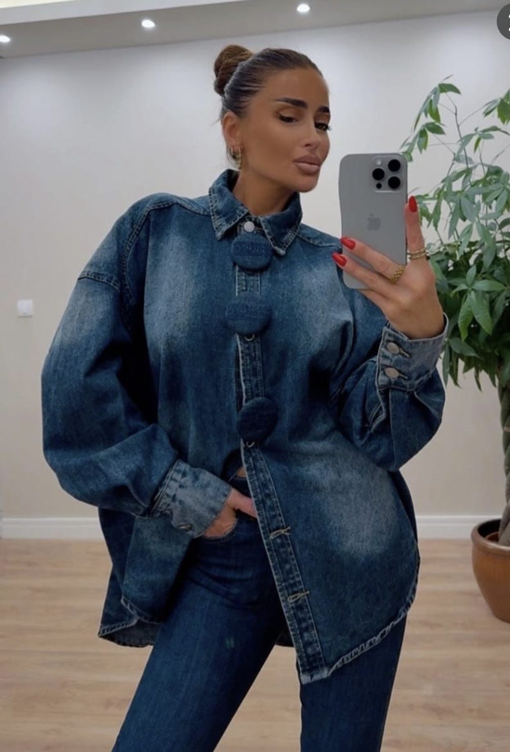 Bold Jacket With Buttons