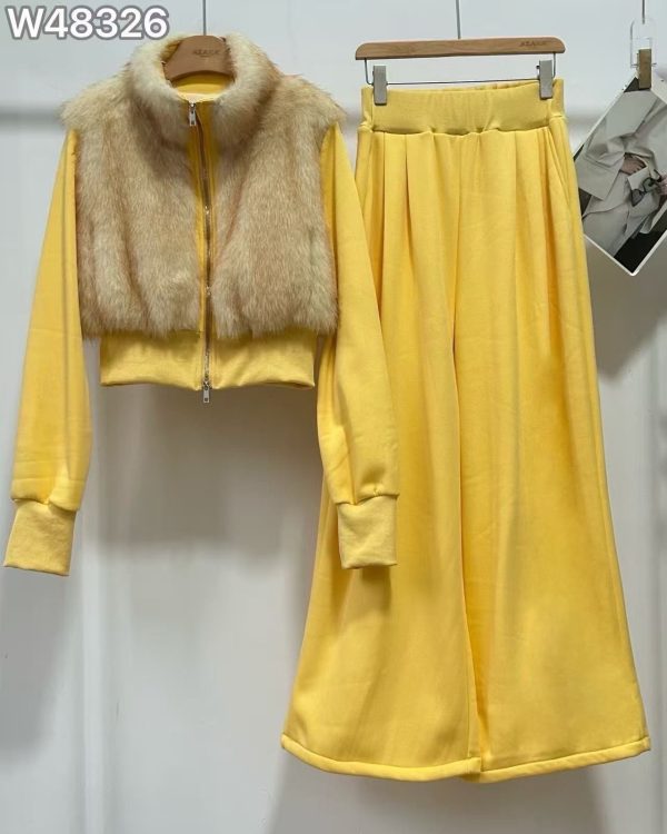 Σετ Φόρμας με Wide-Leg Παντελόνι & Faux Fur Cropped Vest