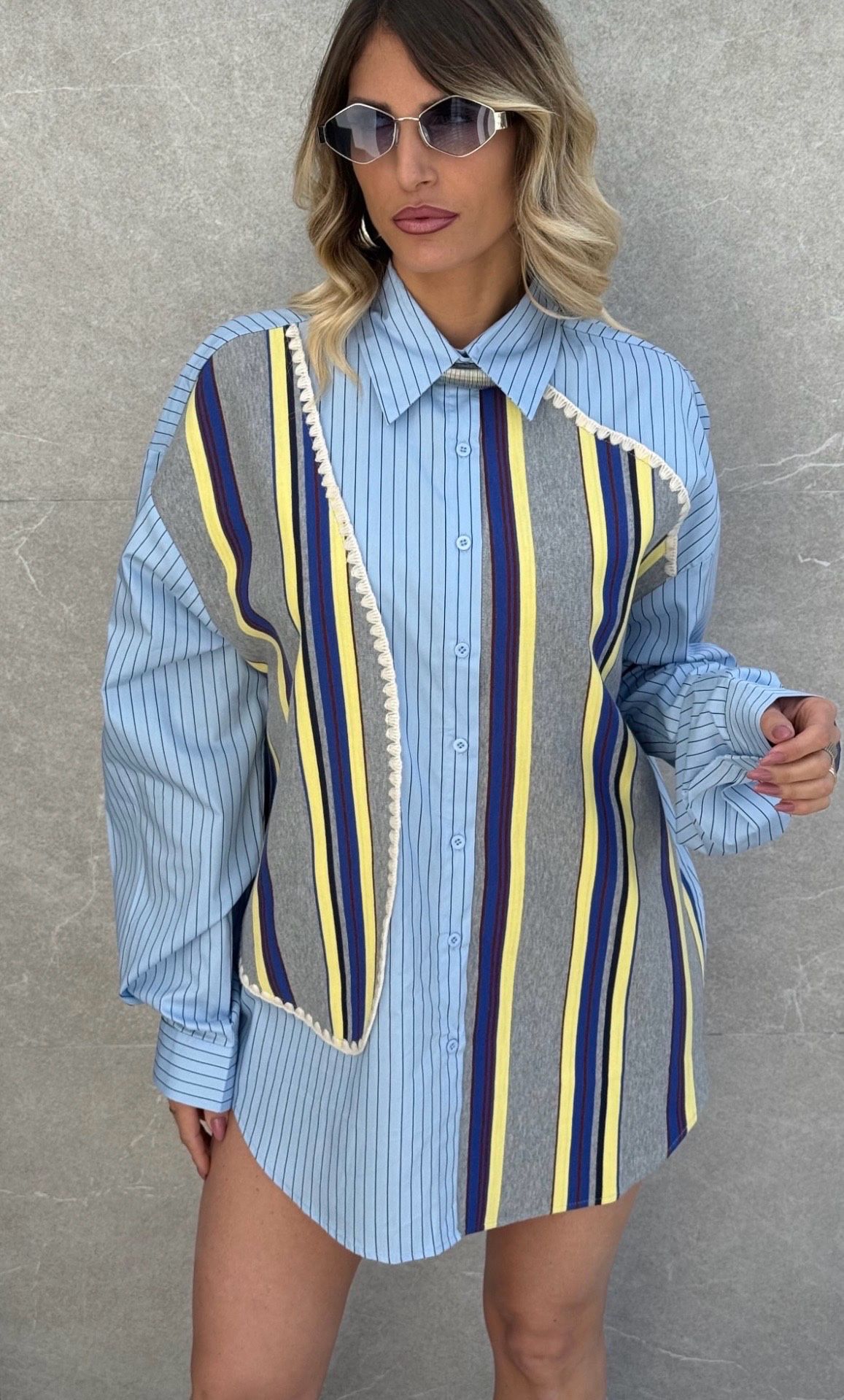 Oversized Ριγέ Shirt με Patch Design & Statement Μανίκια