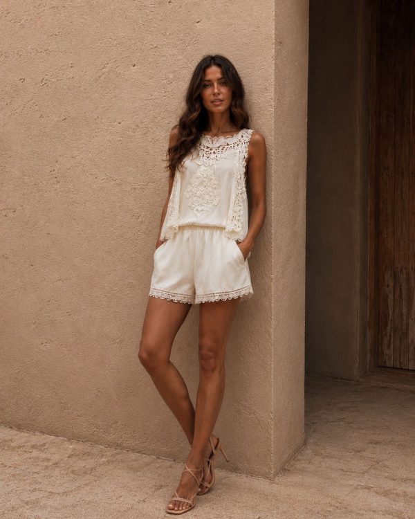 Σετ Δαντέλα Boho Chic με Σορτς