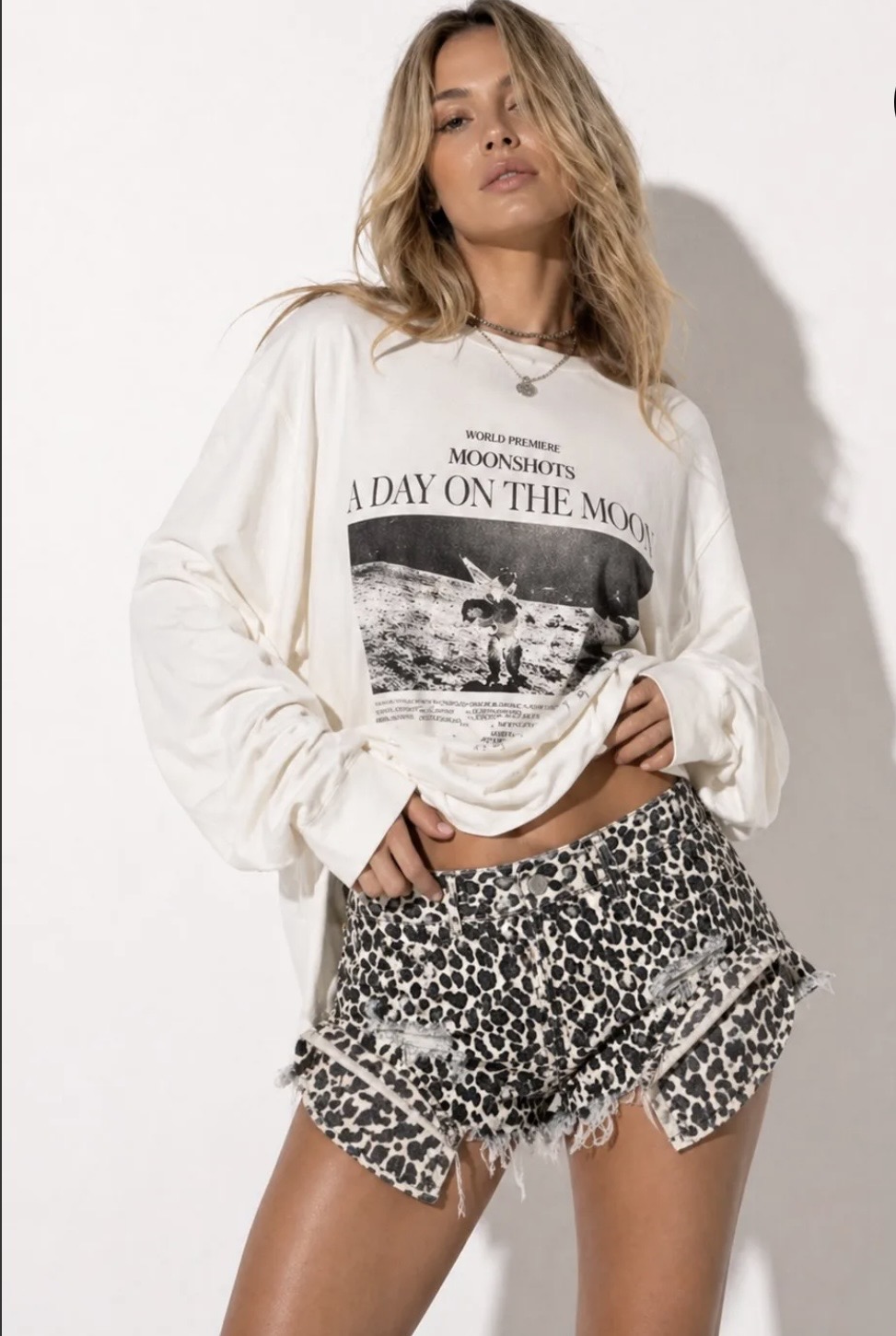 Leopard Denim Shorts με Destroyed Λεπτομέρειες