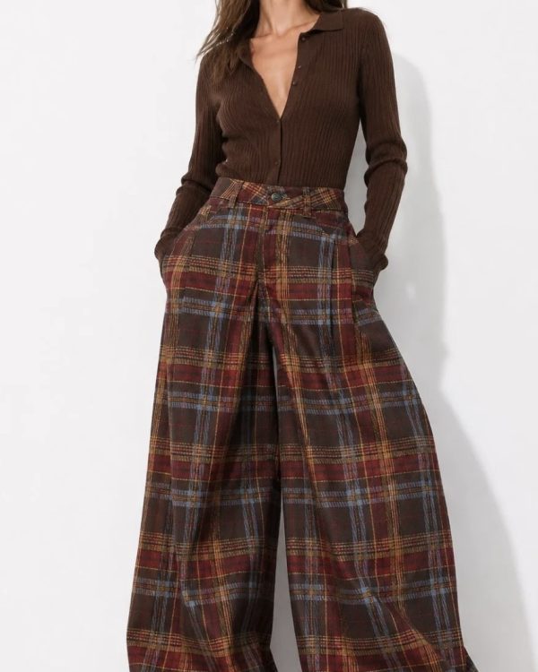 Wide checkered trousers with high waist