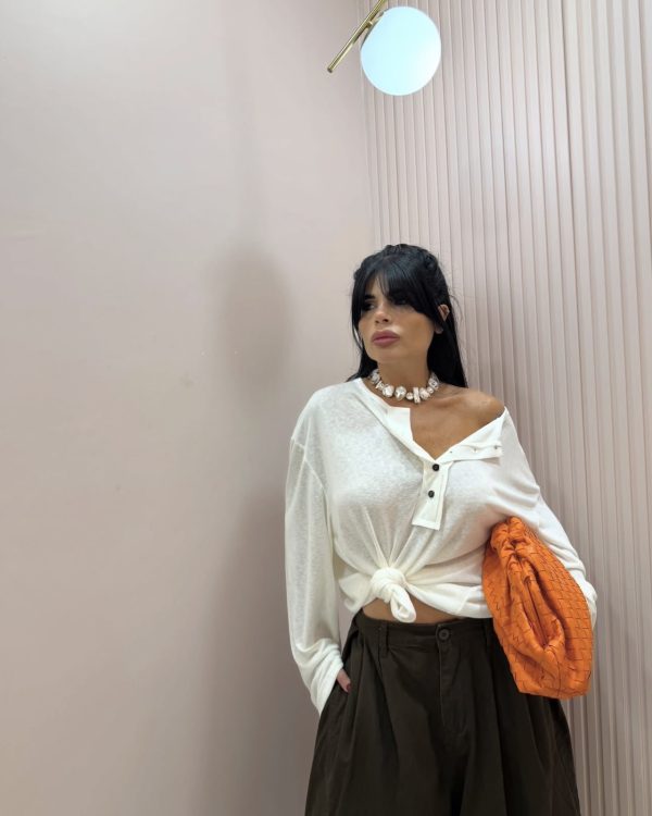 Μπλούζα Oversized με V-Neck & Κουμπιά